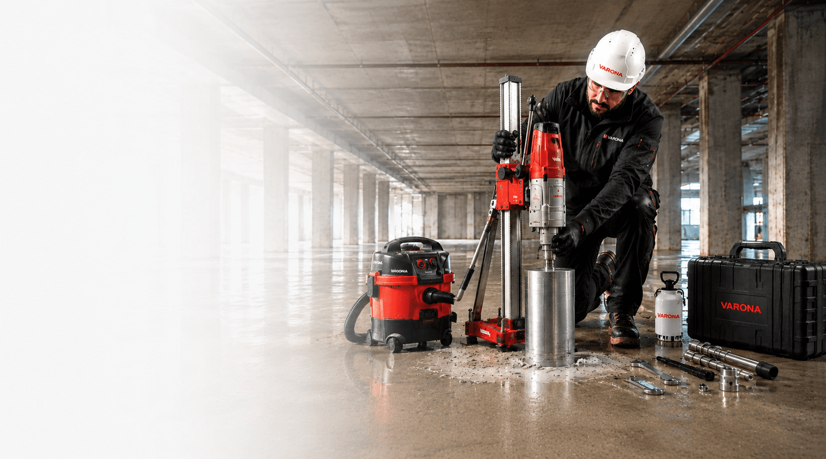 Technicien Varona réalisant une investigation technique sur ouvrage béton